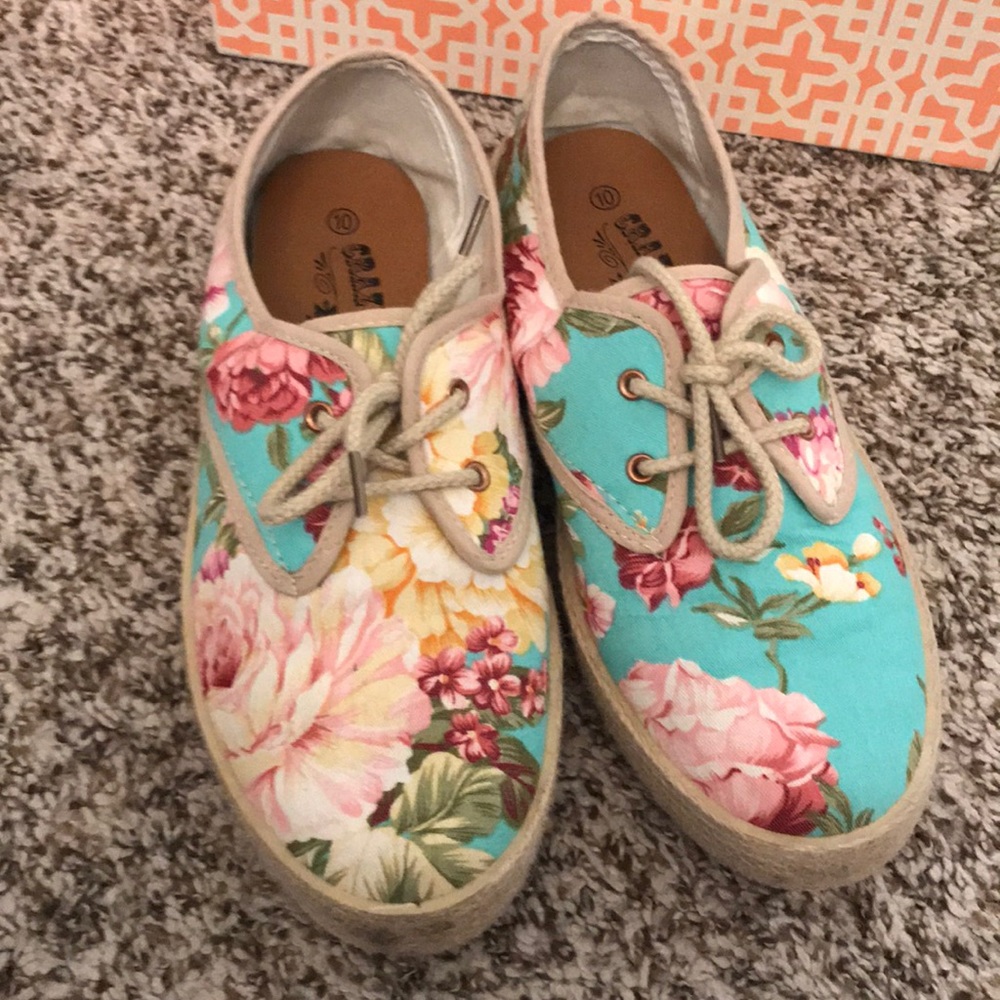 Crazy train floral slip on sneakers shoes size 10